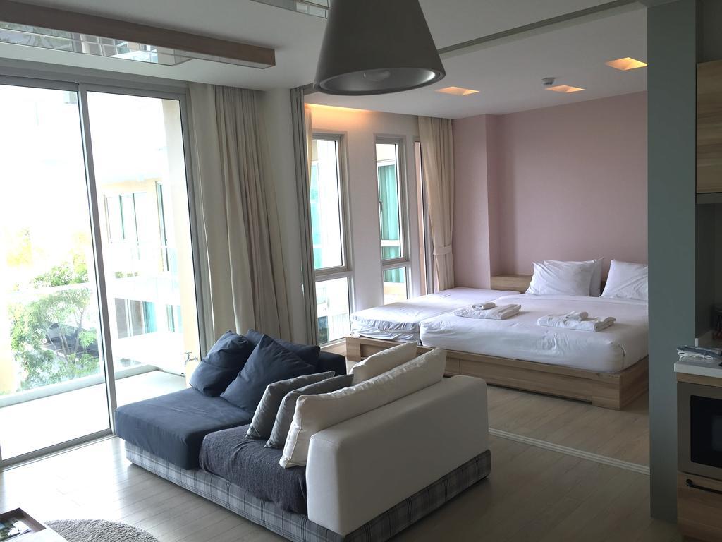 Luxury Beachfront Condo Hua Hin Exterior photo
